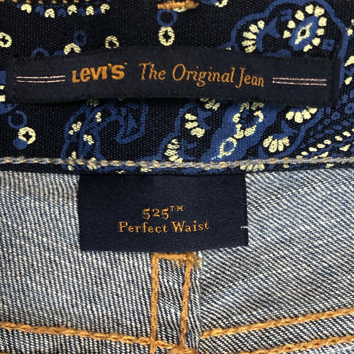 Levi's 525 The Perfect Waist Crop Jeans